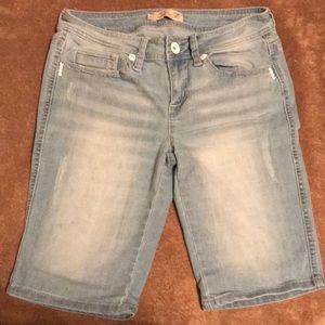 Seven7 Capri Shorts Size 4